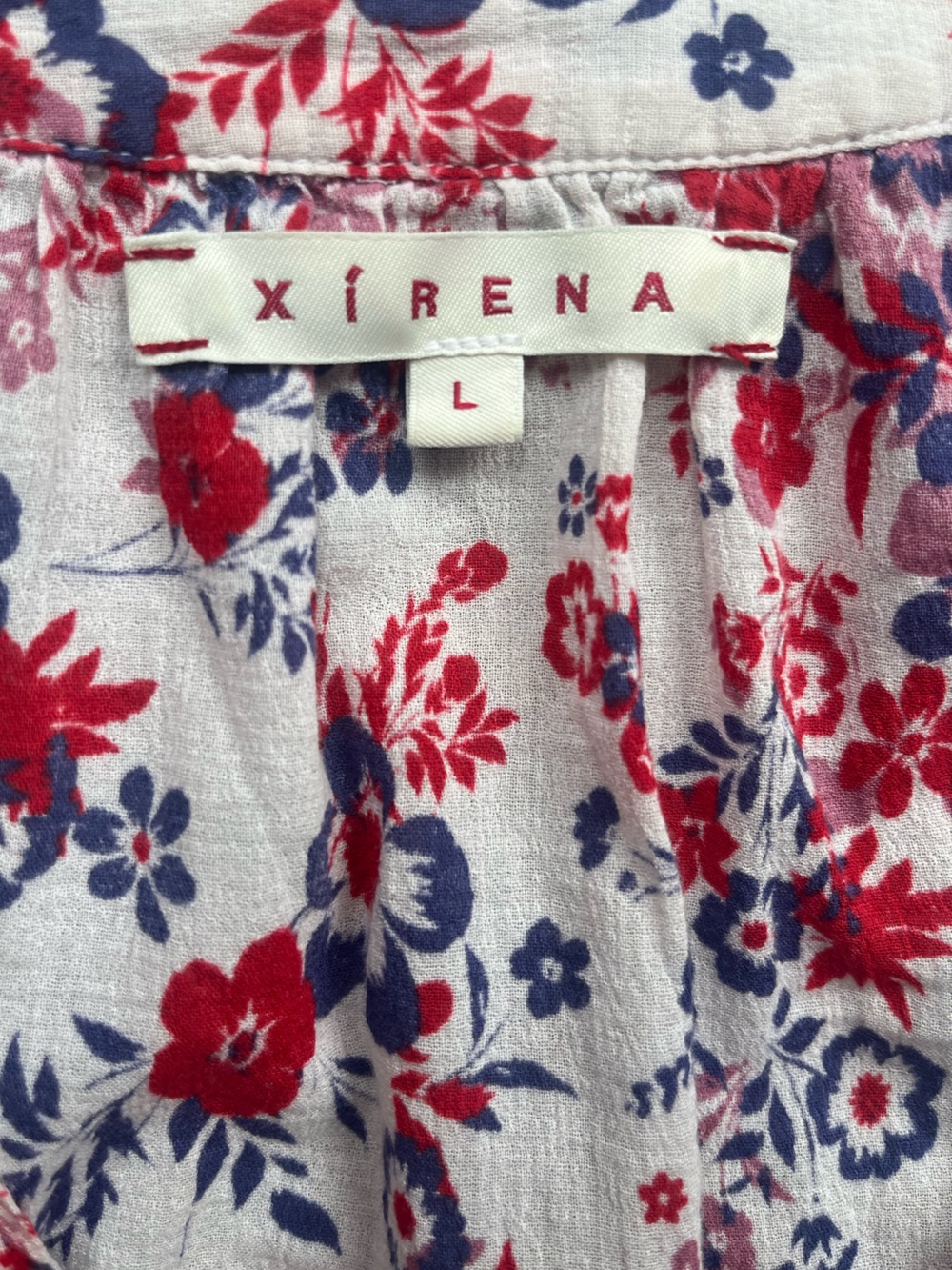 XiRENA Britton Top in Stevie | Size Large - Picture 8 of 10